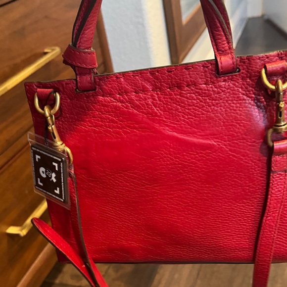 Gucci Red Leather Shoulder Bag with Gold Logo GG Marmont - Picture 9 of 16